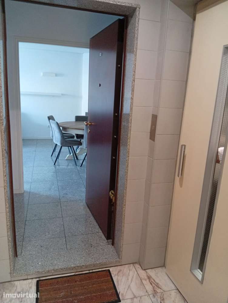 Fantástico T1 Recuado- 6.º andar-com Terraço de 136 m² - Maia - Grande imagem: 5/30