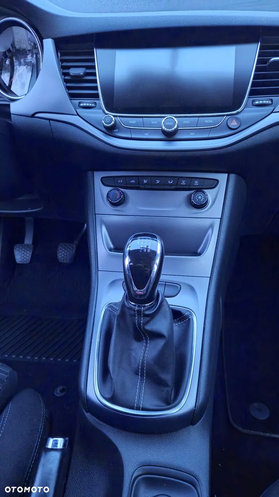 Opel Astra 1.6 CDTI Essentia - 14