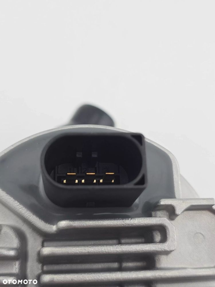 NOWA ORYGINALNA POMPA WODY MECEDES W213 W253 A0005003901 - 7