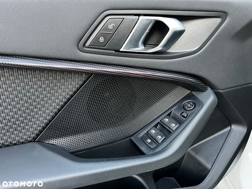 BMW Seria 1 118i - 22