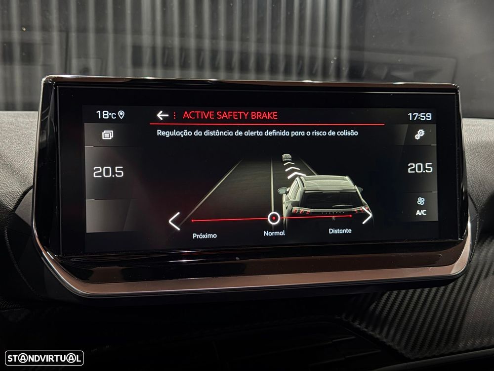 Peugeot 2008 1.2 PureTech Allure EAT8 - 26