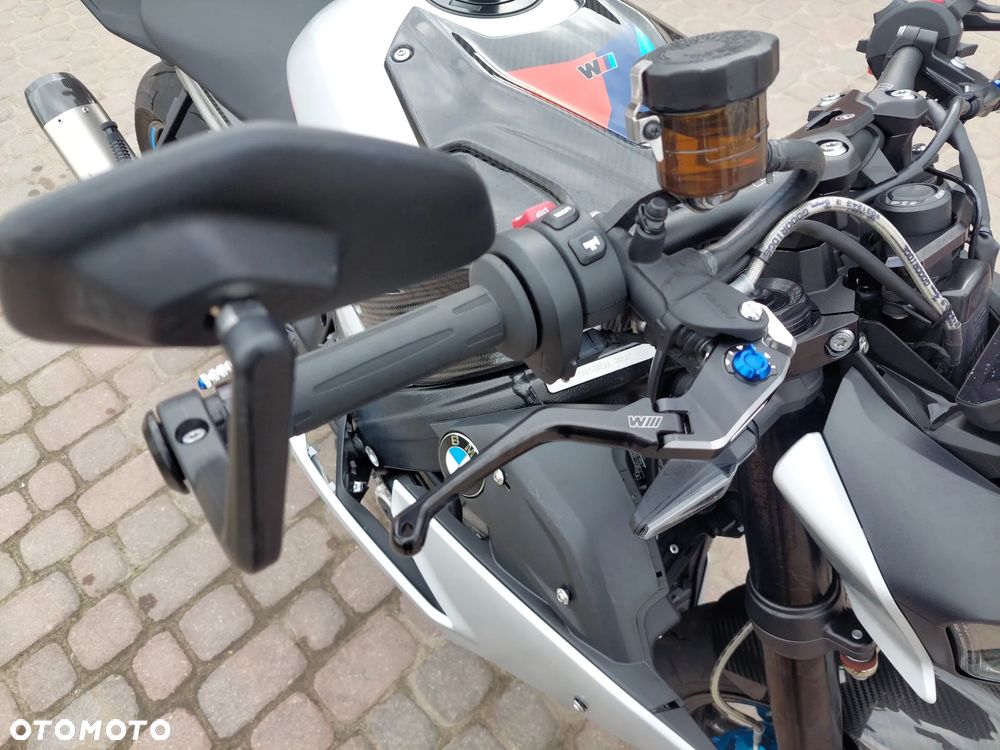BMW S - 16