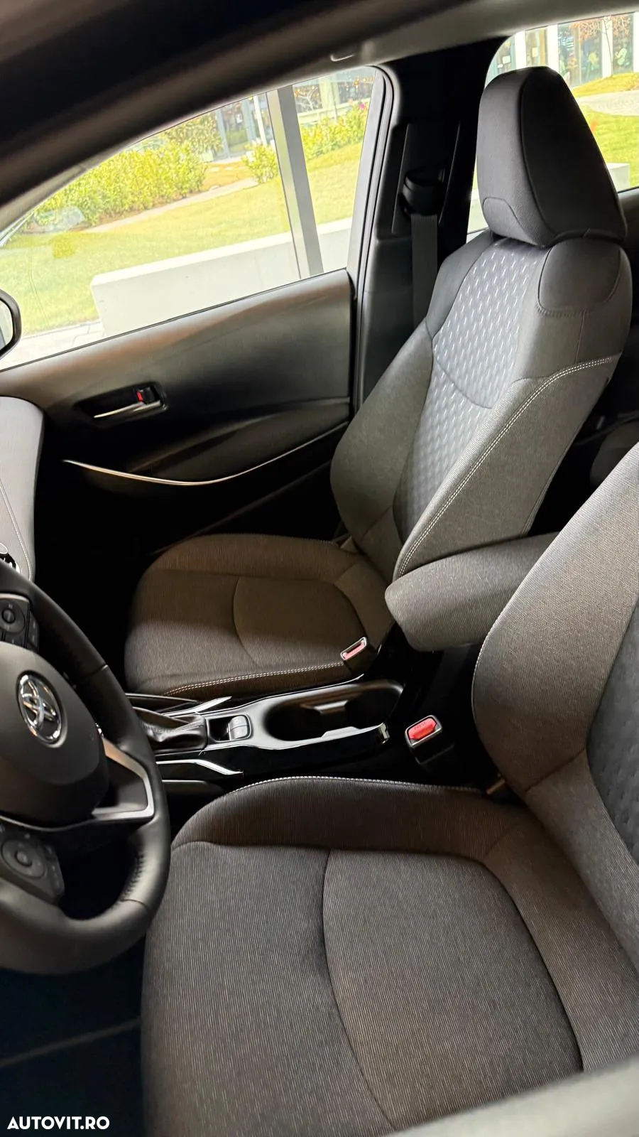 Toyota Corolla 1.8 HSD Business - 27