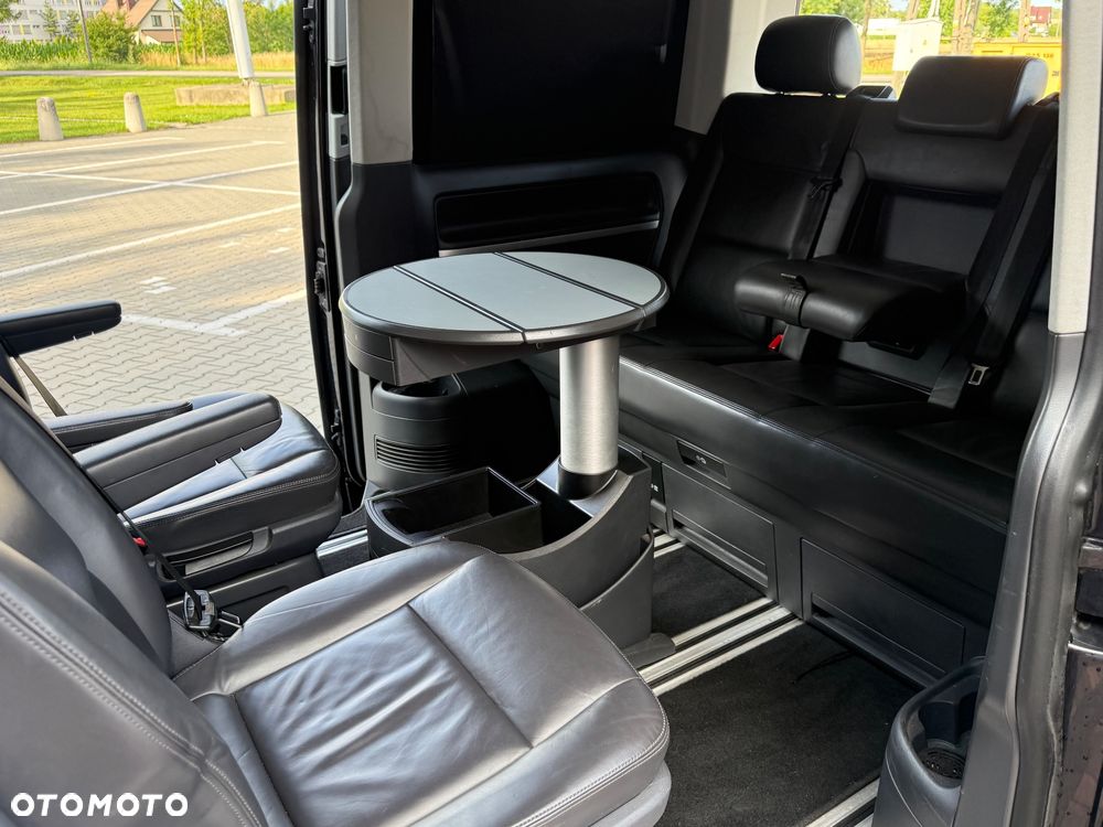 Volkswagen Multivan - 22