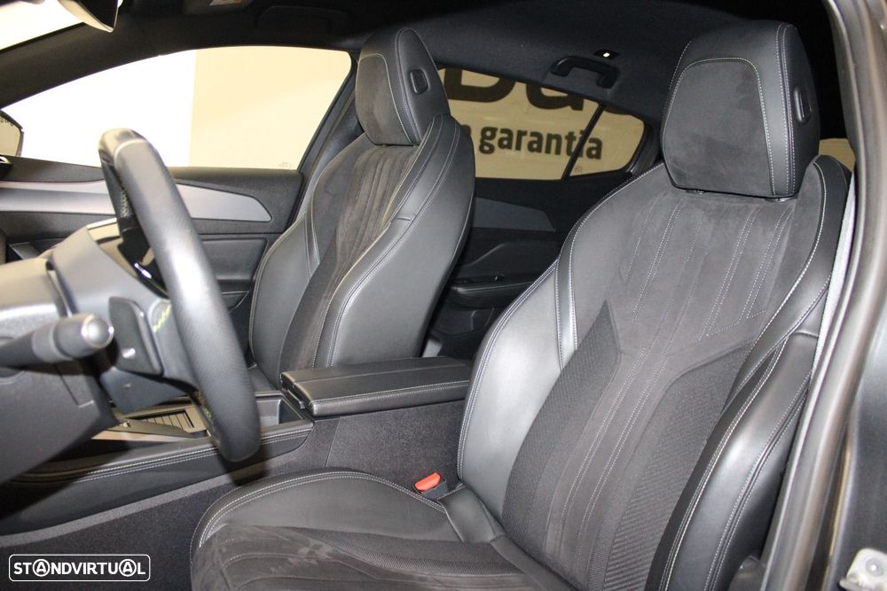 Peugeot 408 1.2 PureTech GT EAT8 - 37