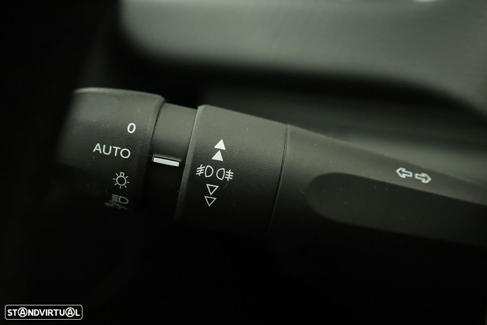 Peugeot 2008 1.2 PureTech Active - 16