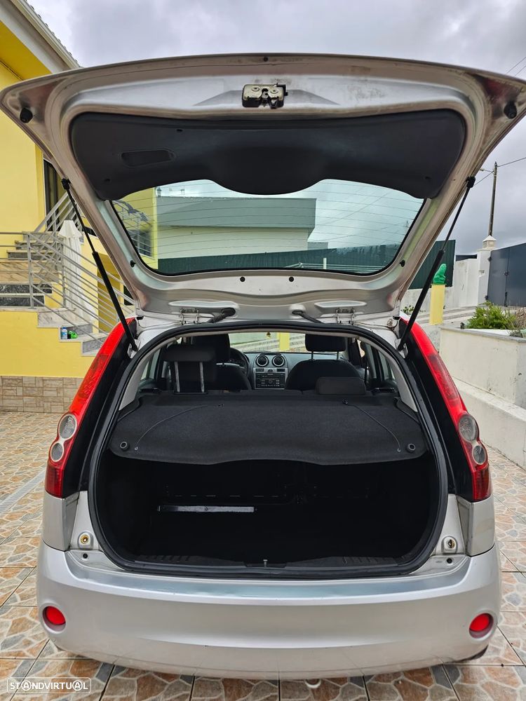 Ford Fiesta - 9