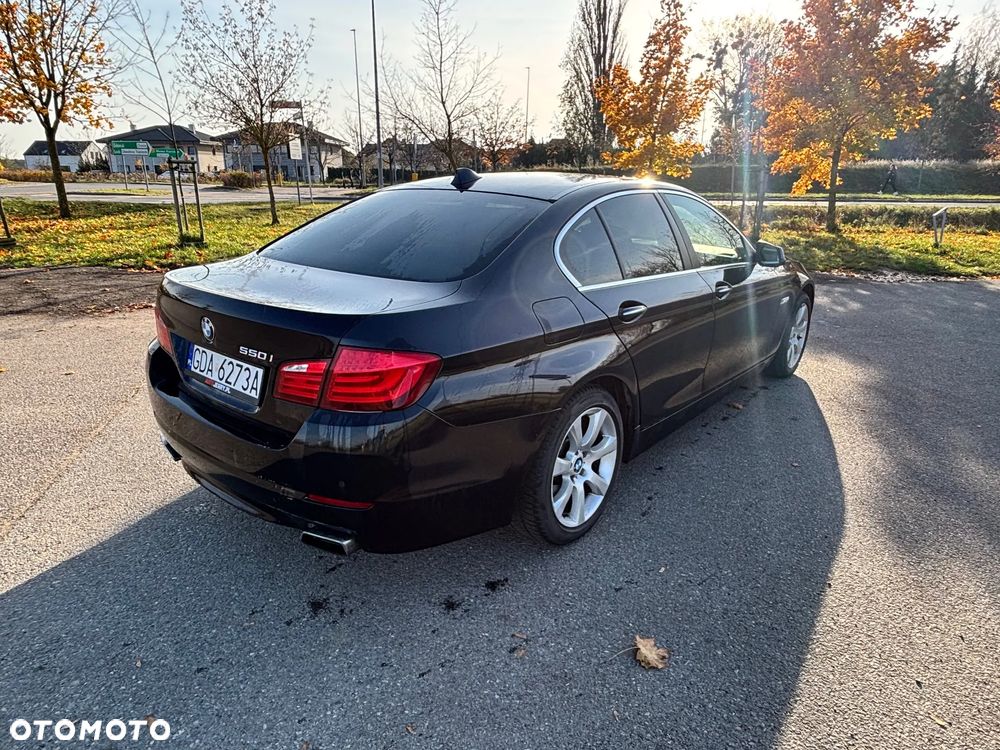 BMW Seria 5 550i - 6