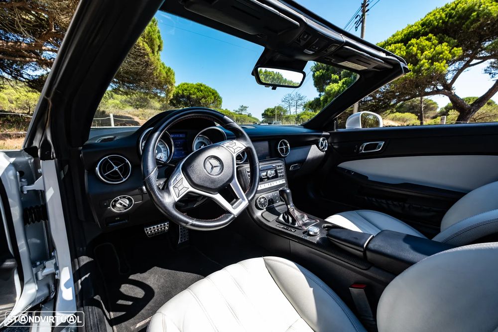 Mercedes-Benz SLK 250 (BlueEFFICIENCY) 7G-TRONIC - 26
