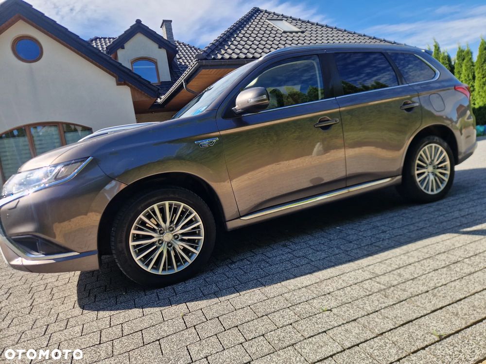 Mitsubishi Outlander 2.4 4WD - 18