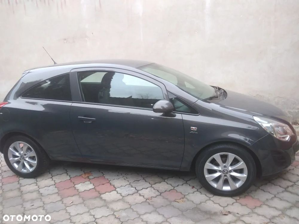 Opel Corsa 1.2 16V Edition / Active - 3
