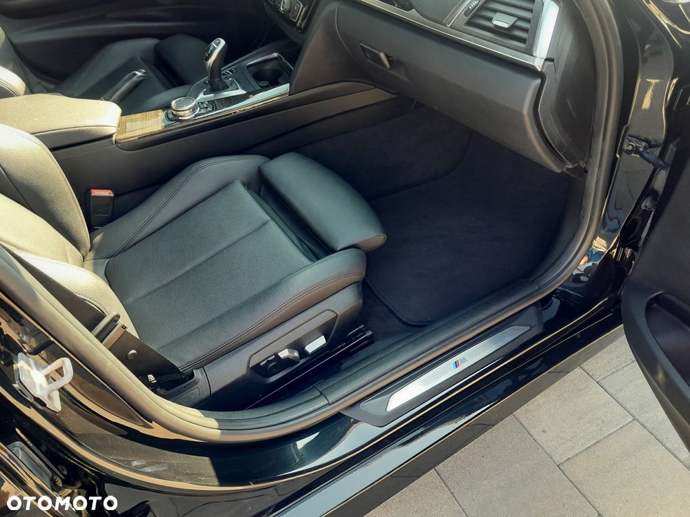 BMW Seria 3 330i - 13