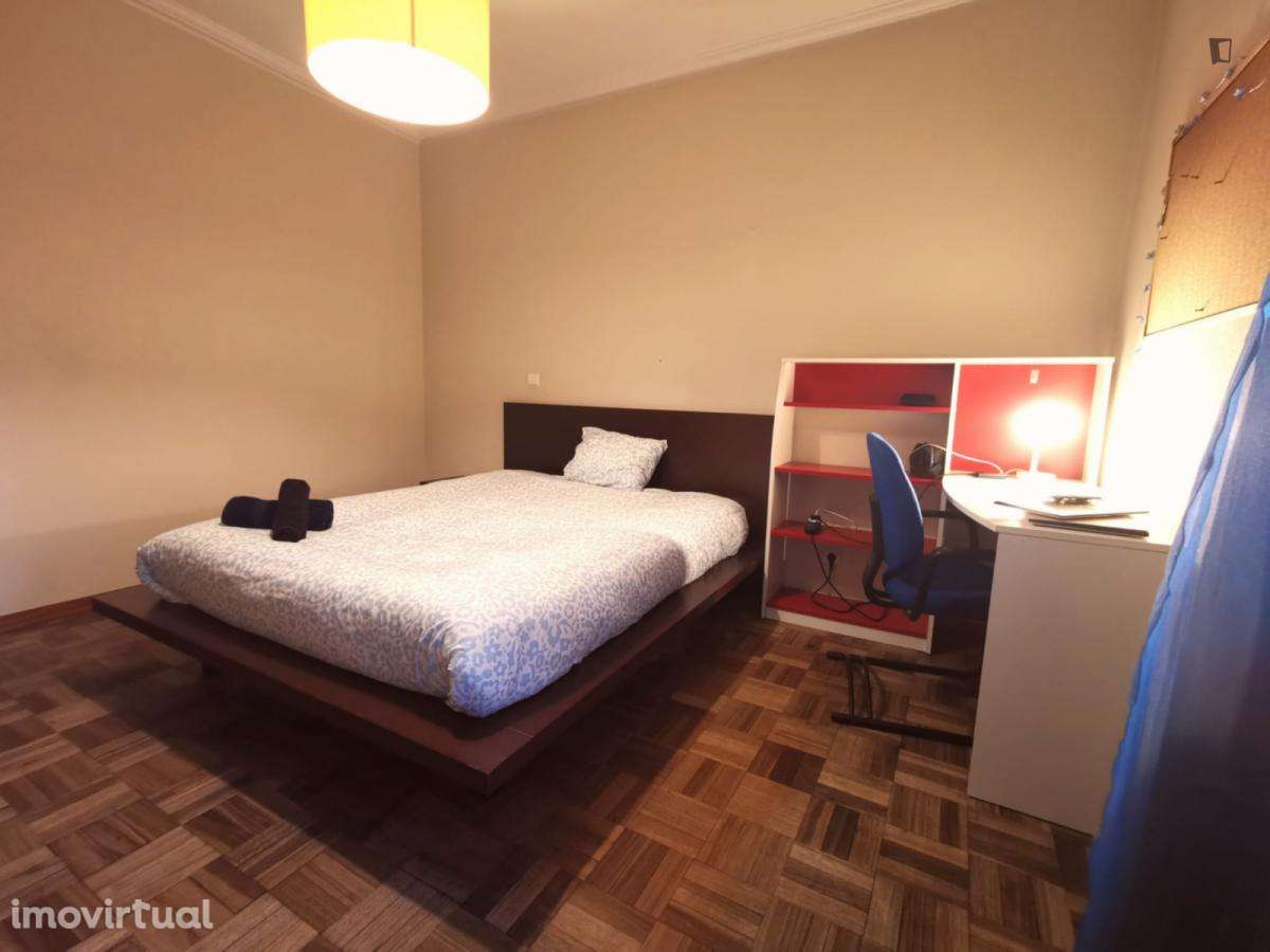 Quarto - localizado em Guimaraes - Grande imagem: 5/9