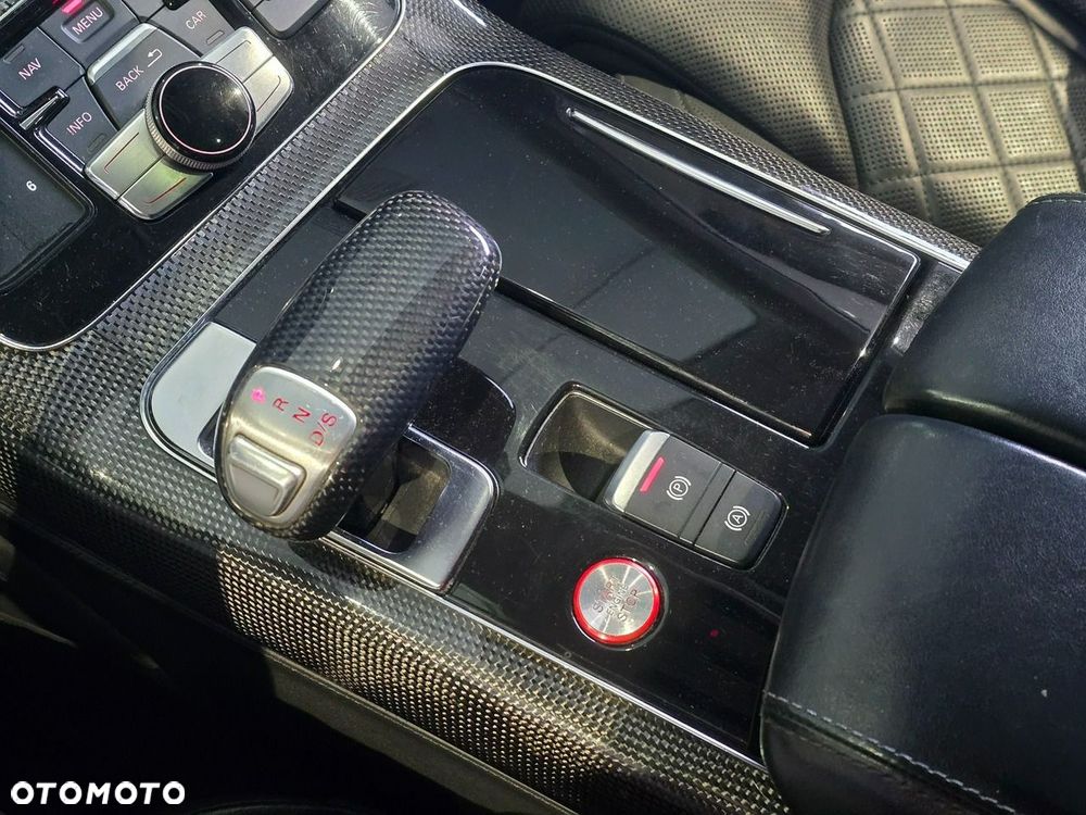 Audi S8 - 29
