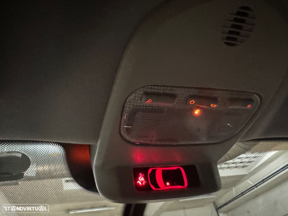 Peugeot 3008 1.6 HDi Sport 130g - 37