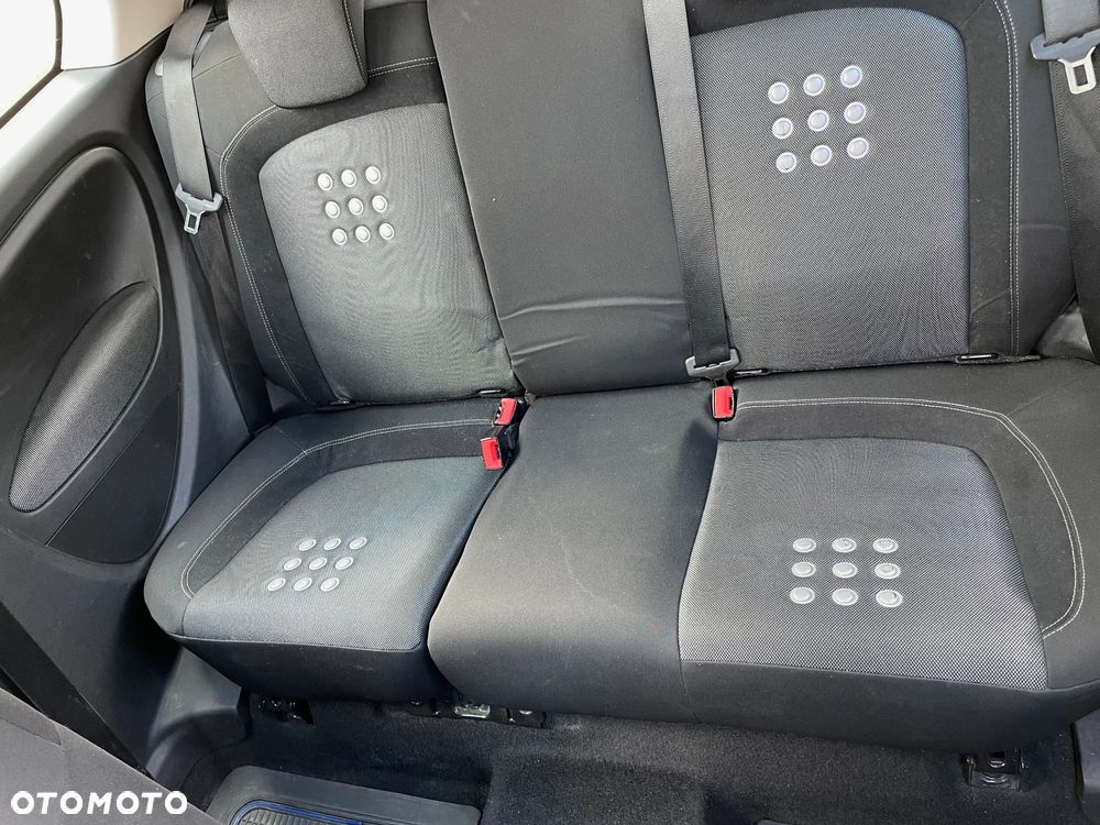 Fiat Grande Punto - 8