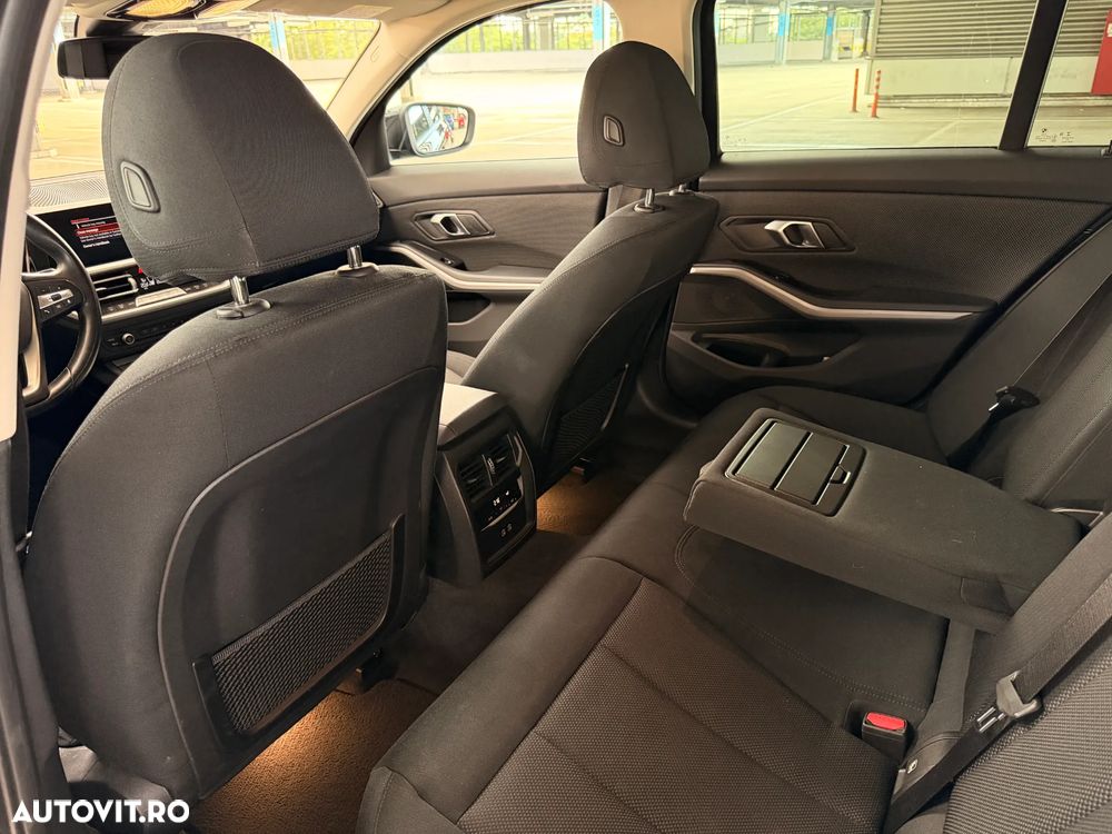 BMW Seria 3 318i AT - 12