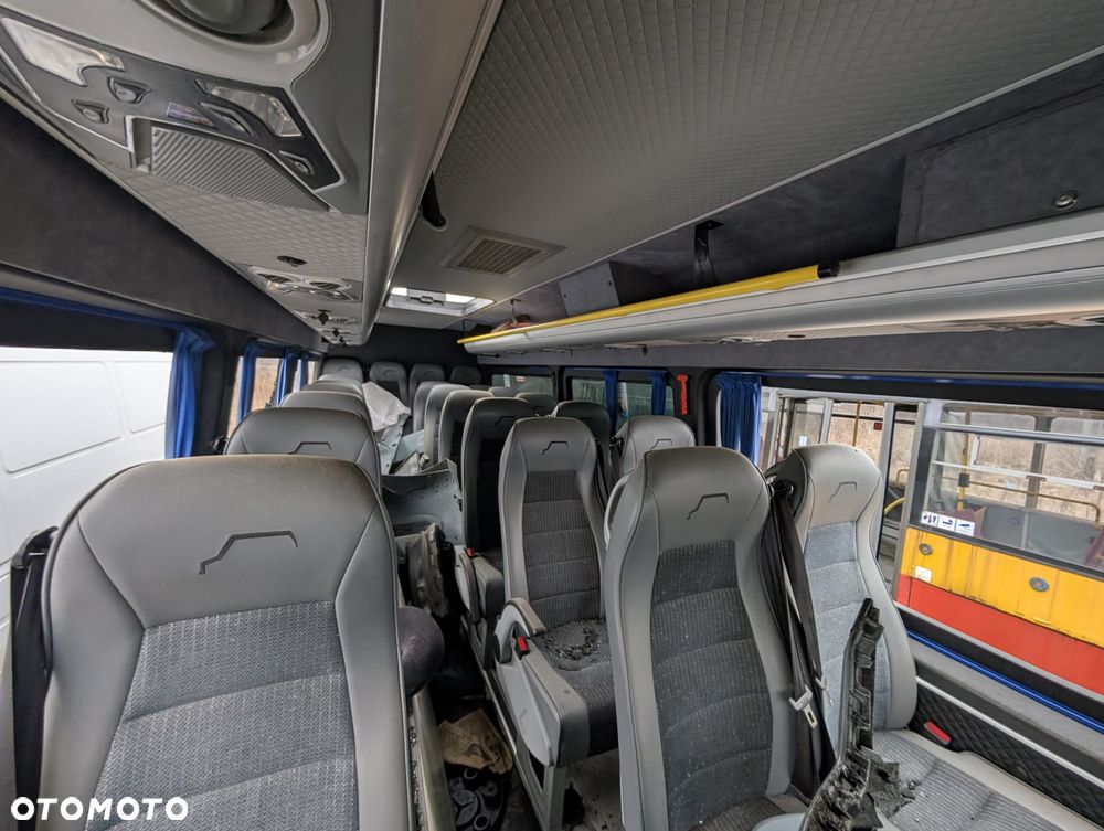 Mercedes-Benz Sprinter 519 - 11