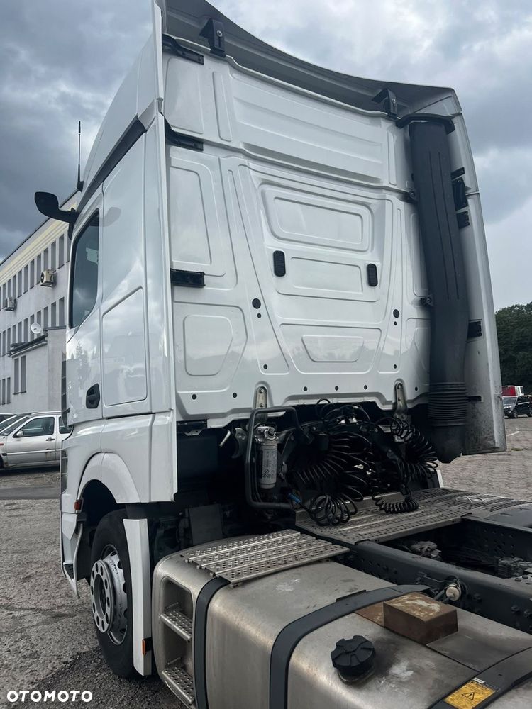 Mercedes-Benz ACTROS - 8