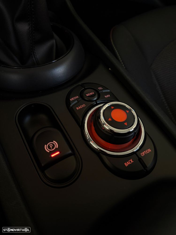 MINI Clubman Cooper Essential - 28