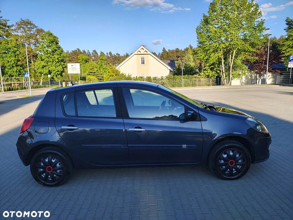 Renault Clio 1.2 16V Confort Authentique - 22
