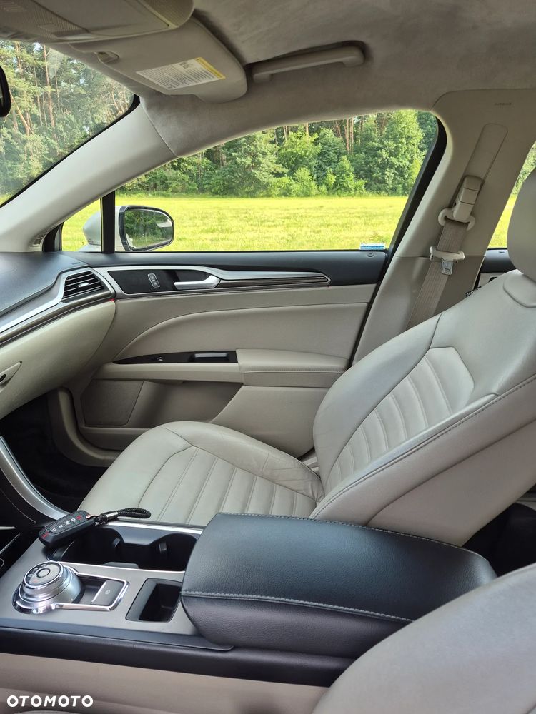 Ford Fusion - 19