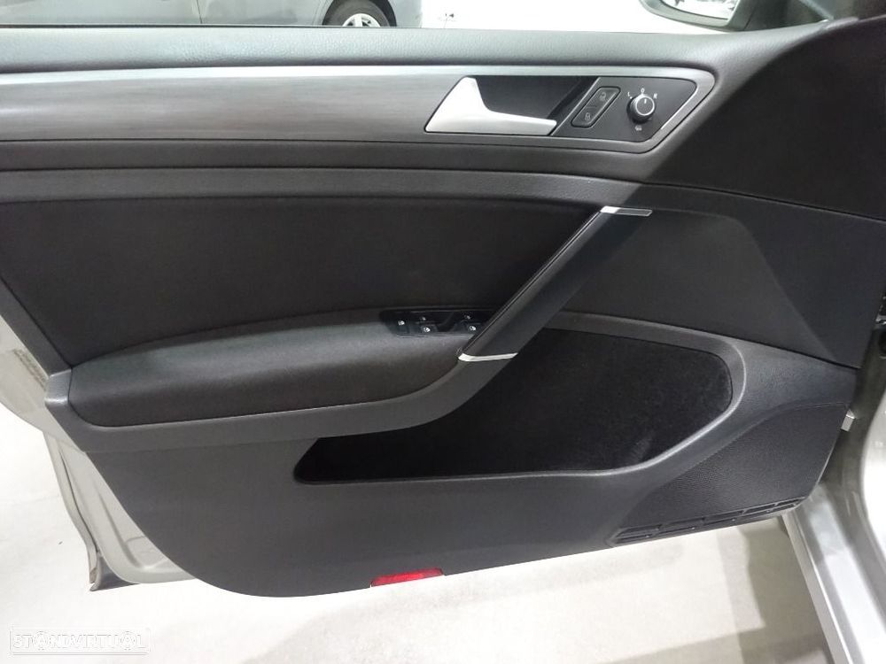 VW Golf Variant 1.6 TDi Confortline - 9