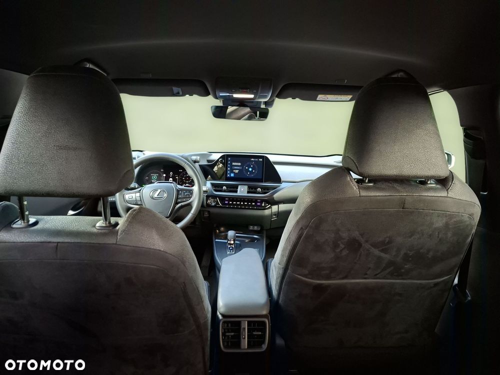 Lexus UX 300h Business - 23