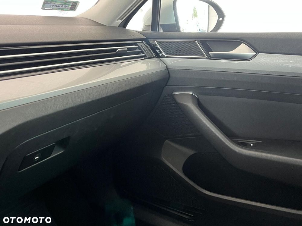 Volkswagen Passat Variant 2.0 TDI EVO Business DSG - 18