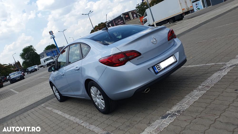 Opel Astra 1.6 TWINPORT ECOTEC Essentia - 9
