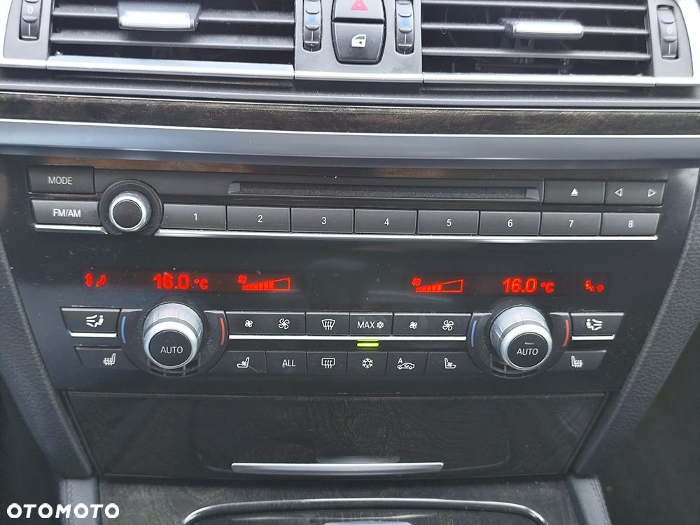 BMW Seria 7 750Li xDrive - 23