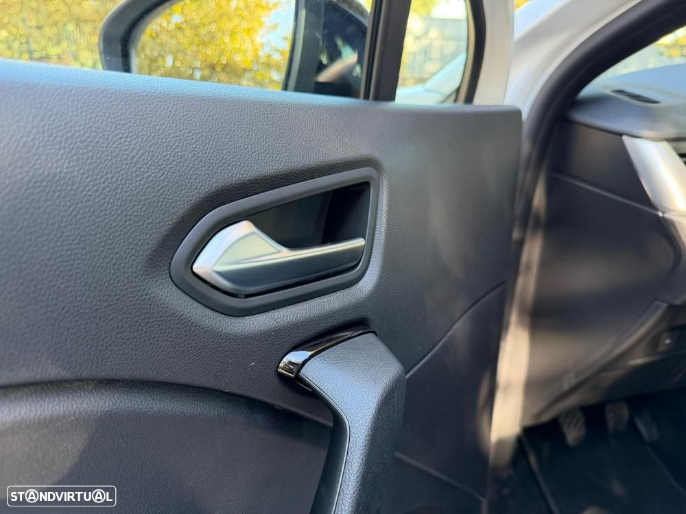 Renault Captur 1.0 TCe Techno Bi-Fuel - 17