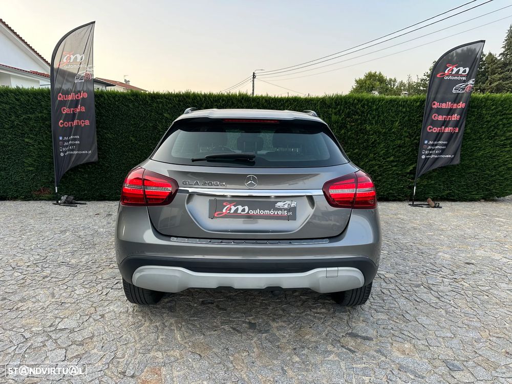 Mercedes-Benz GLA 200 d 7G-DCT Urban - 6
