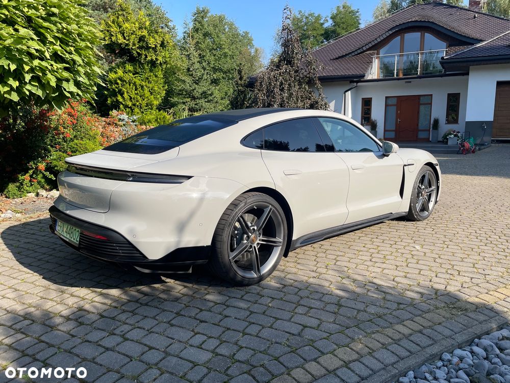 Porsche Taycan Turbo - 2