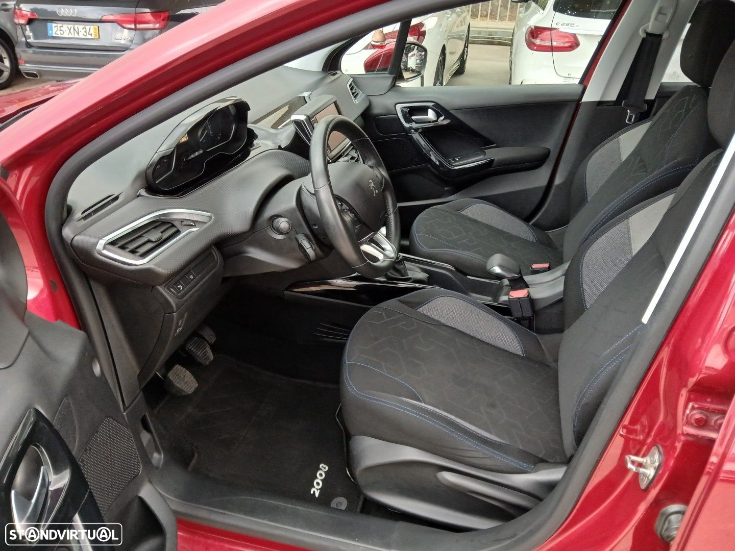 Peugeot 2008 1.2 PureTech Signature - 15