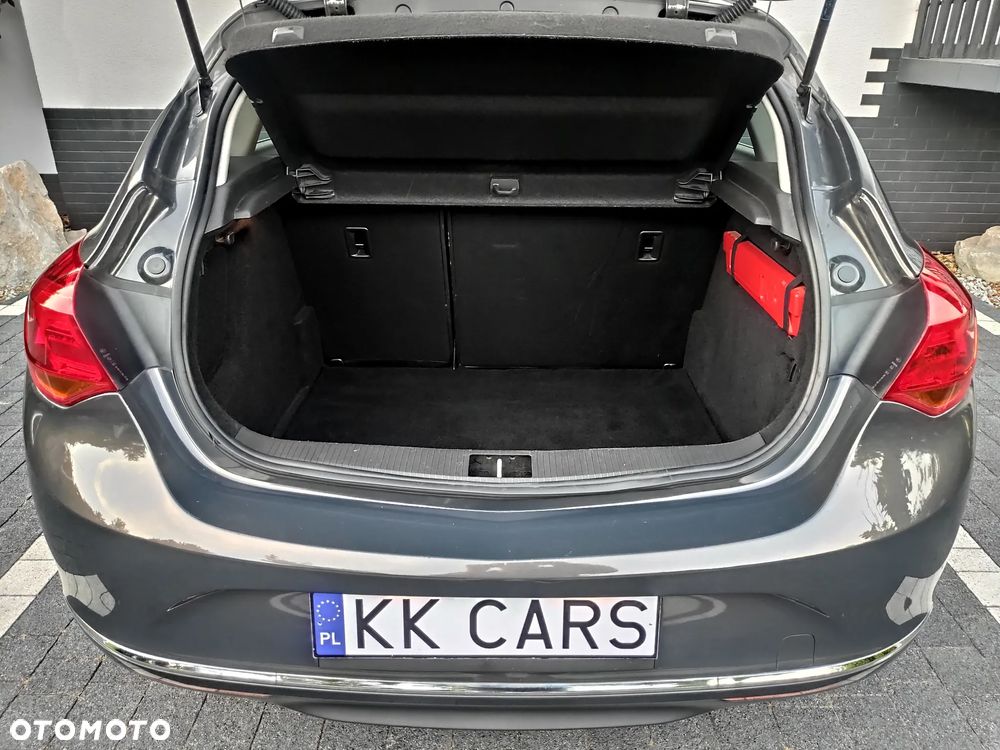 Opel Astra 1.4 T Essentia - 16