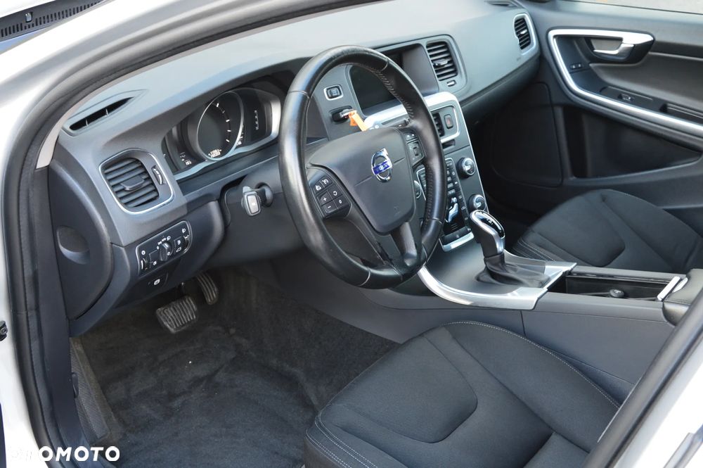 Volvo V60 D4 Geartronic Momentum - 5