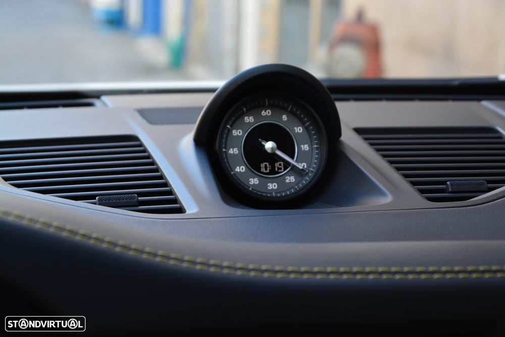Porsche 911 (992) Turbo S PDK - 39