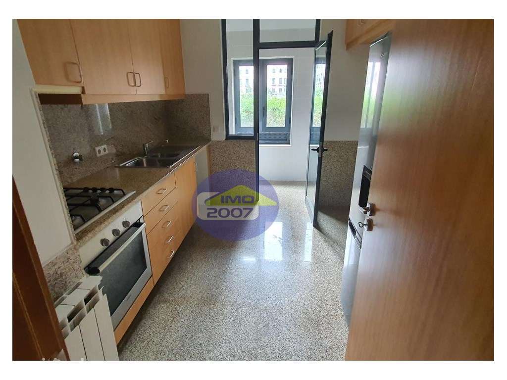 Apartamento T1 em Oliveira do Douro - Grande imagem: 2/12