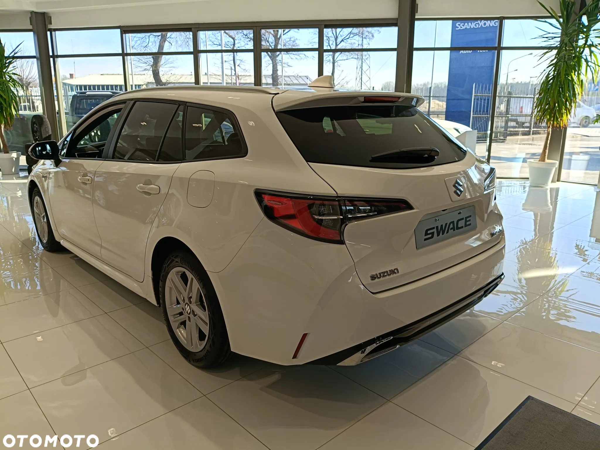 Suzuki Swace 1.8 Hybrid Premium Plus CVT - 6
