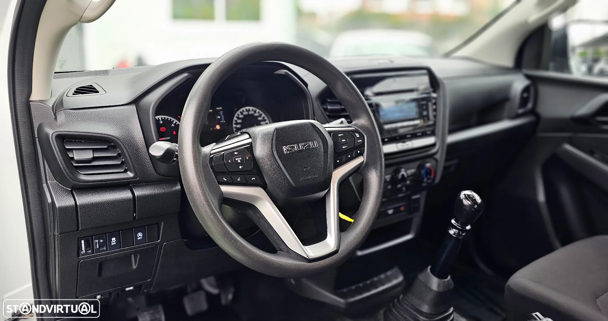 Isuzu D-MAX - 16