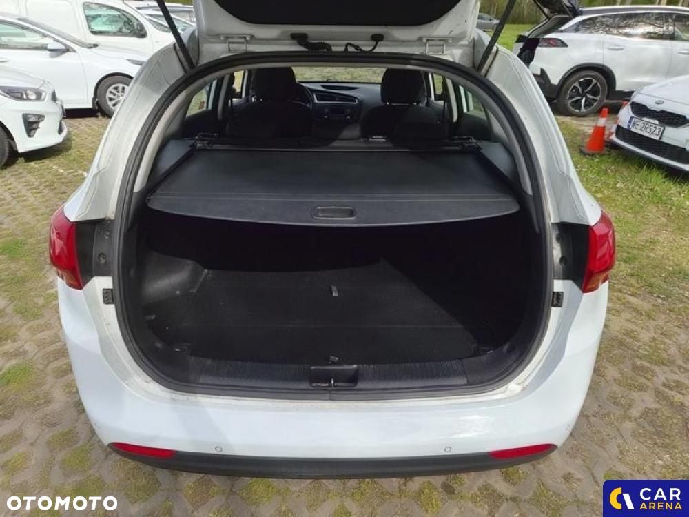 Kia Ceed - 24