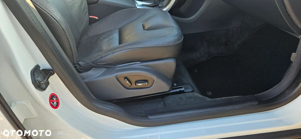 Volvo XC 60 D5 AWD Geartronic Summum - 33