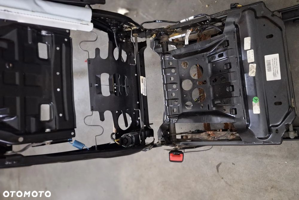 SILNICZKI REGULACJI EL. FOTELA  LEWY PRZÓD -FORD MONDEO MK4 - 2