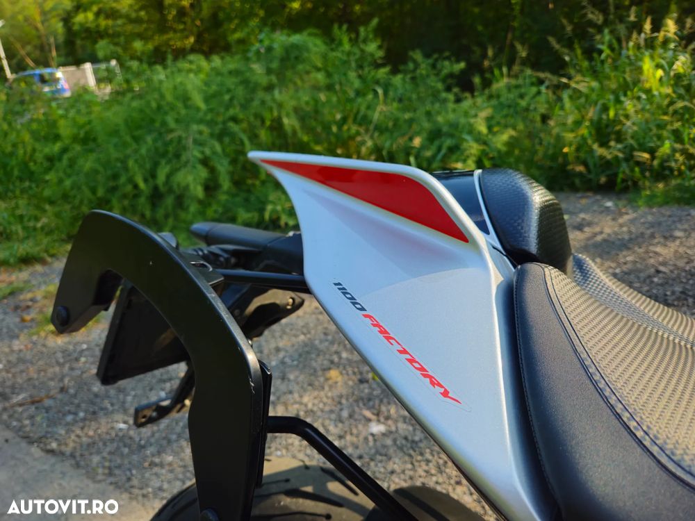 Aprilia Tuono V4 - 9