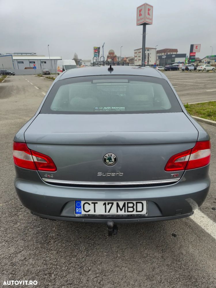 Skoda Superb 2.0 TDI 4X4 Elegance - 7