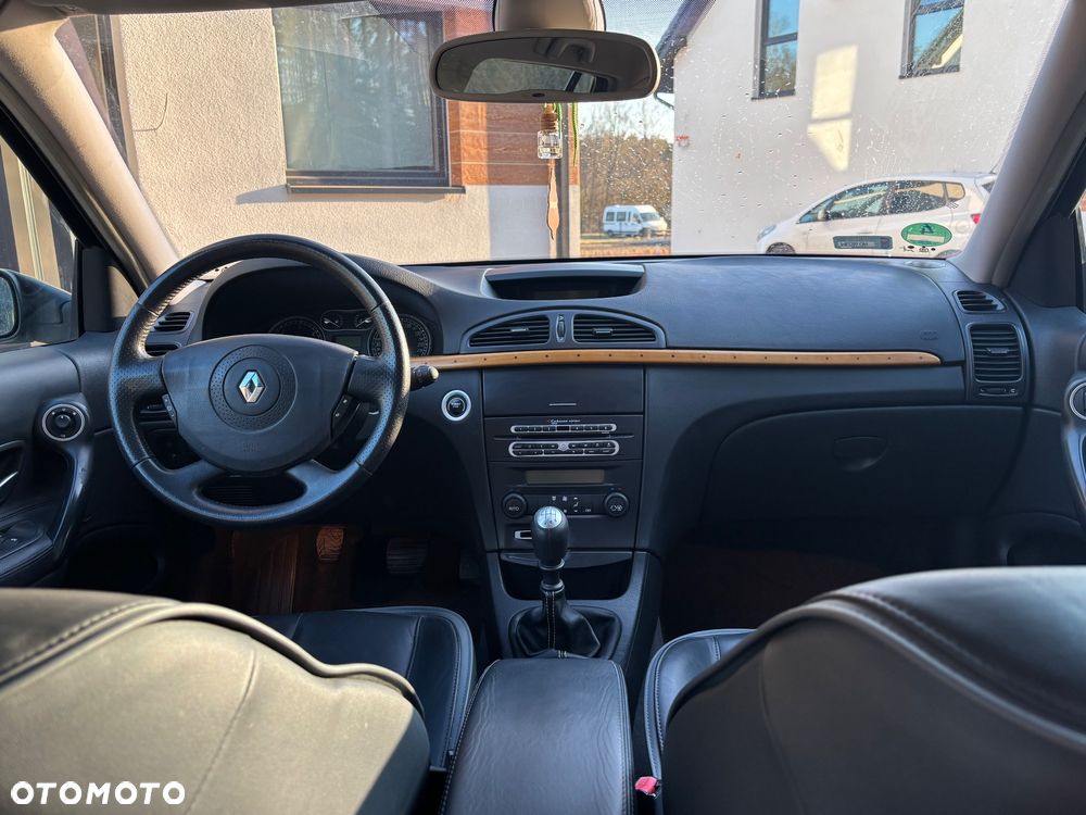 Renault Laguna 2.0 dCi FAP Initiale - 15