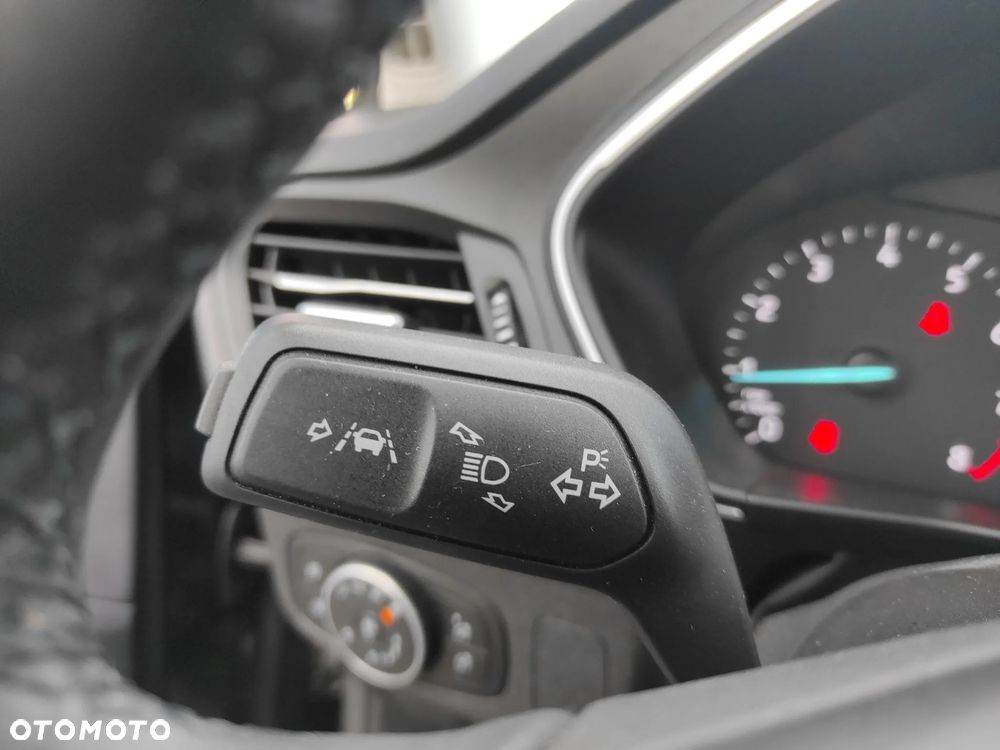Ford Focus 1.0 EcoBoost Trend - 26