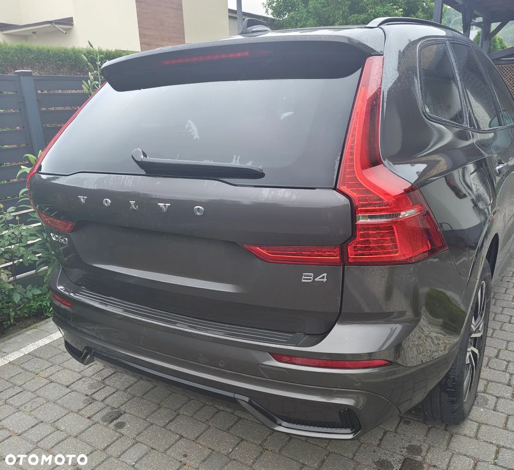 Volvo XC 60 B4 D Plus Dark - 3