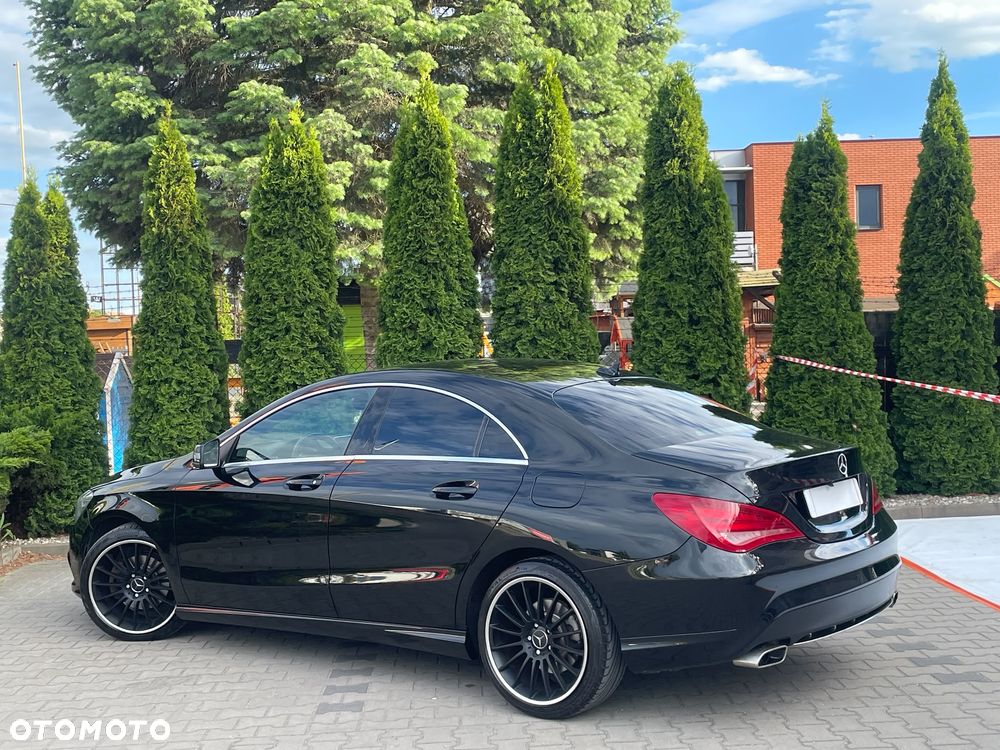 Mercedes-Benz CLA 180 AMG Line - 8